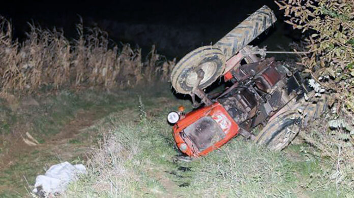 prevnuo se traktor