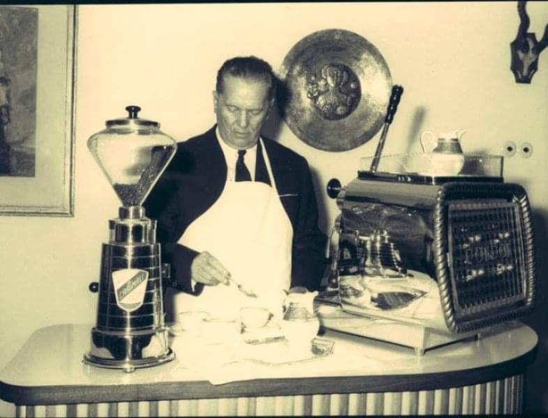 Tito u restoranu u Sopoćanima