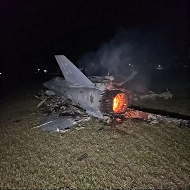 Slika olupine Izraelskog borbenog aviona F-35 koji je večeras oboren tokom operacije protivvazdušne odbrane Islamske Republike Iran