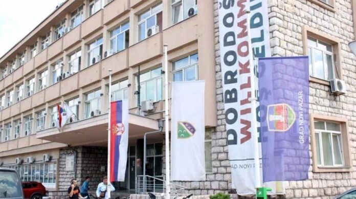 Novi Pazar zastave na pola koplja