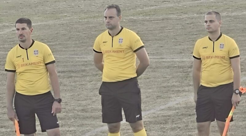Nikola Vujović u sredini!