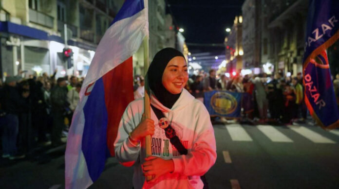 pokrivena djevojka studenti np