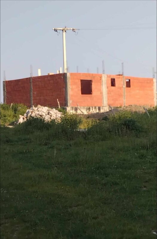 Kuću koju su mu rušile komšije