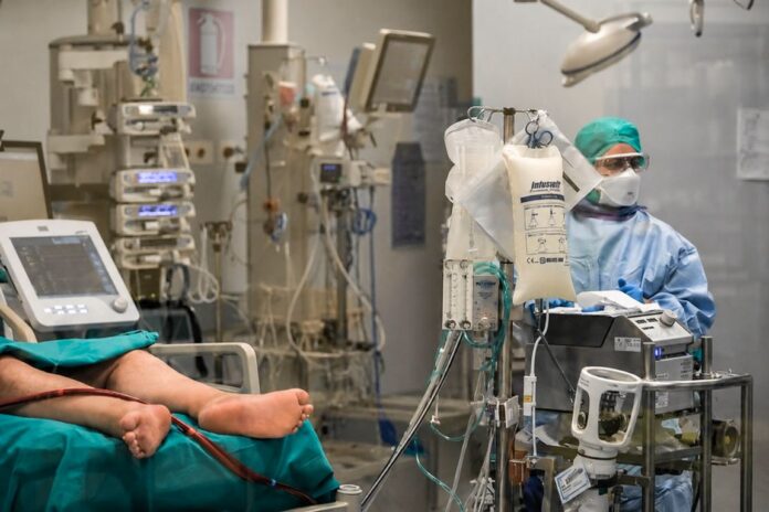 I.D. uspješno operisan – aparati na odjeljenju intenzivne njege nakon operacije u Kliničkom centru Kragujevac. I.D. uspješno operisan – aparati na odjeljenju intenzivne njege nakon operacije u Kliničkom centru Kragujevac.